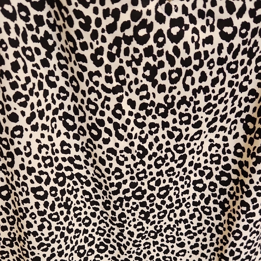 Old Navy Women's Sleeveless Leopard Tank - Black & White - Picture 5 of 6